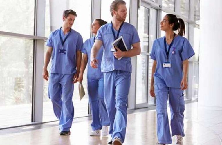 Kakšna bi morala biti delovna obutev za zdravstvo?